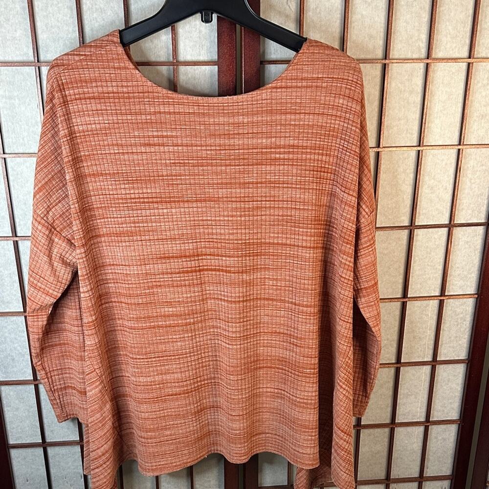 Hayden Terracotta Blouse amazing fit, and twist and back size medium women’s